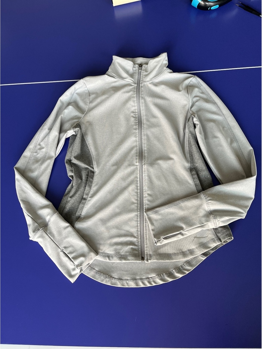 Gottex Women's sz S Athletic Zip-Up Jacket in Light Gray Dark Gray side panels